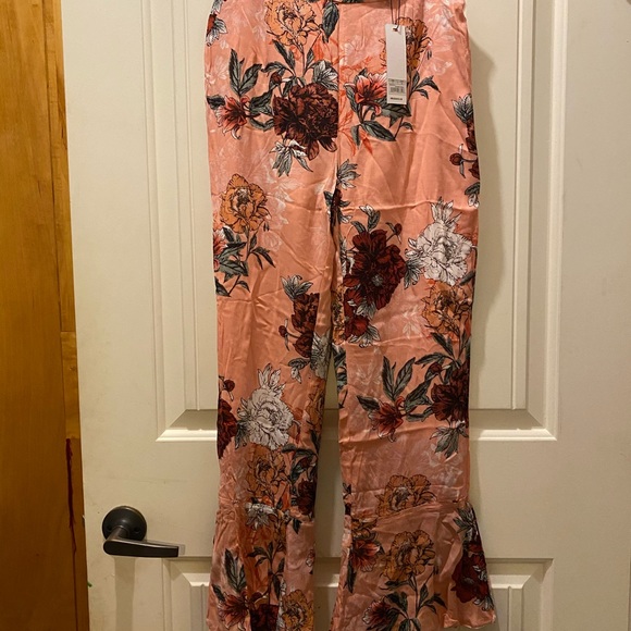 BB Dakota Isabelle Ruffle Hem Pants- NWT - Picture 5 of 11